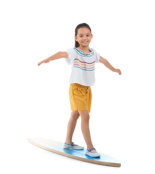 Kleine Asiatische Mädchen Mit Surfbrett Auf Weißem Hintergrund — Stockfoto