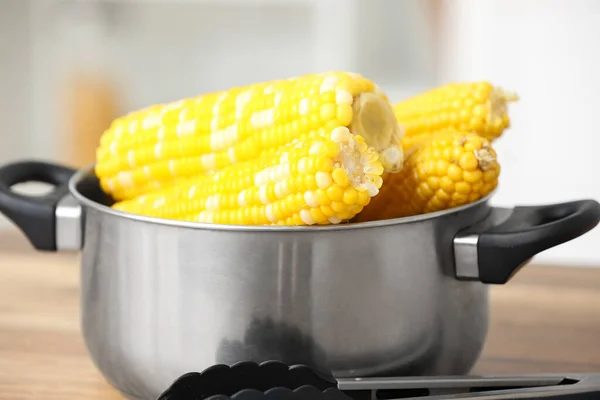 Cooking Pot Boiled Corn Cobs Wooden Table Kitchen — Stock Photo, Image