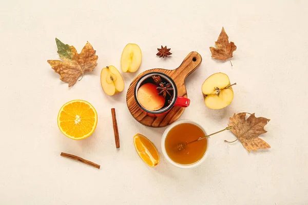 Cup Hot Mulled Wine Apple Bowl Honey White Background — Stock Photo, Image