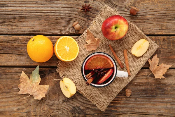 Cup Hot Mulled Wine Apple Orange Wooden Background — Stock Photo, Image