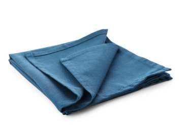 Katlanmış temiz peçete beyaz arkaplanda izole edildi