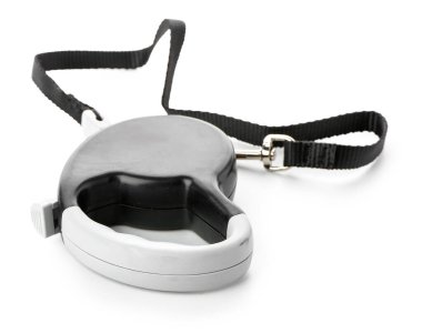 Beyaz arka plan üzerinde izole köpek Retractable kira kontratı