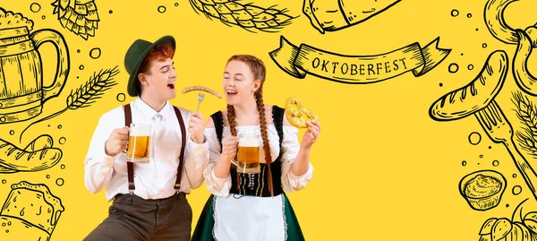 与身着德国传统服装的年轻夫妇共进Oktoberfest的横幅 — 图库照片