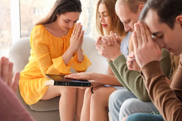 Group People Praying Holy Bible Home — 스톡 사진