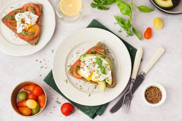 Plates Tasty Sandwiches Egg Light Background — Stock Photo, Image