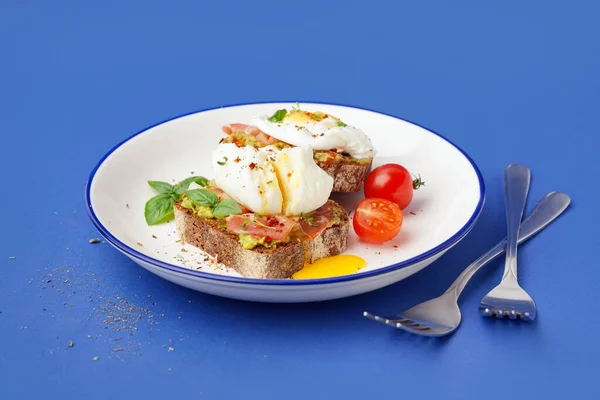 Plate Tasty Sandwiches Egg Blue Background — Stock Photo, Image