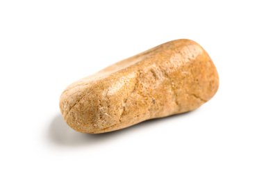 beyaz zemin üzerine çakıl taşı