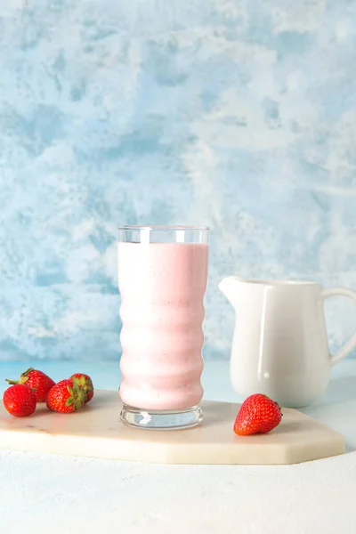 Glass Tasty Strawberry Smoothie Table — Stock Photo, Image