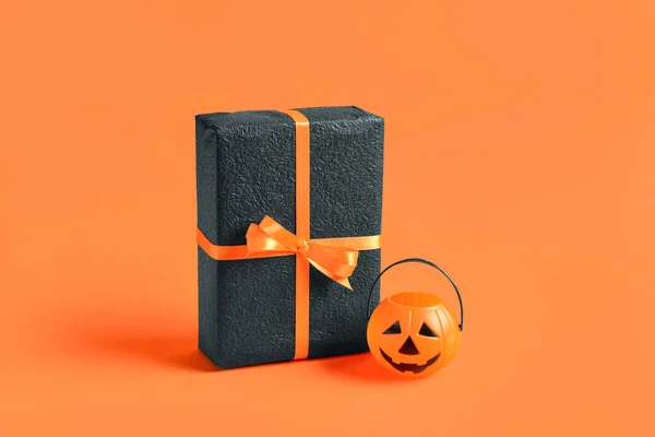 Ajándék Doboz Tök Halloween Ünneplés Narancssárga Háttér — Stock Fotó