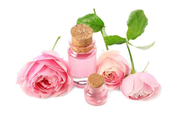 Пляшки Косметичної Олії Екстрактом Троянди Квіти Білому Тлі — стокове фото
