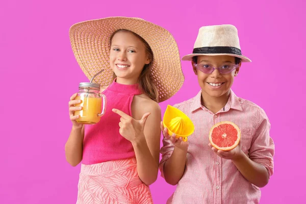 Little Children Mason Jar Fresh Citrus Juice Squeezer Grapefruit Slice — Stock Photo, Image