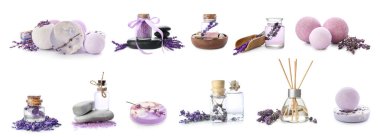 Beyaz arka planda lavantalı bir sürü spa malzemesi var.