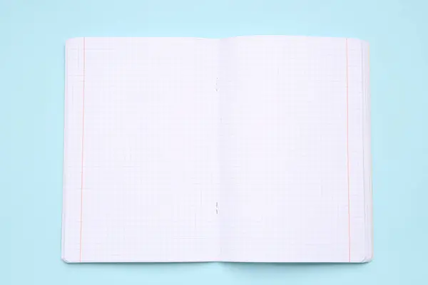Páginas Copybook Branco Sobre Fundo Azul — Fotografia de Stock