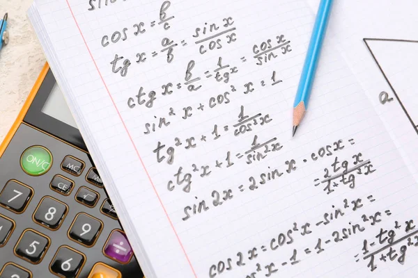 Копирайт Математическими Формулами Ручкой — стоковое фото
