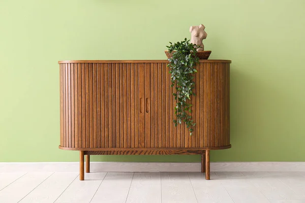 Modern Chest Drawers Houseplant Green Wall Room — Stock Photo, Image