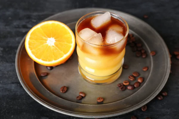 Glas Kalten Orangefarbenen Espresso Auf Schwarzem Hintergrund — Stockfoto
