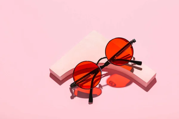 Decorative Podium Stylish Sunglasses Pink Background — Stock Photo, Image