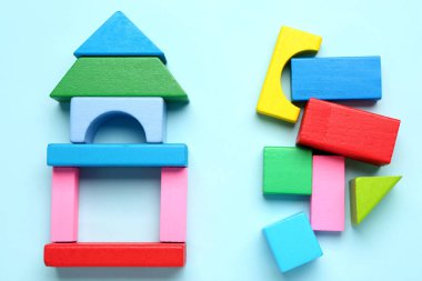 Mavi arka planda bloklar var. Mantık kavramı