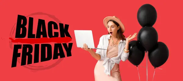 Reklamaffisch För Black Friday Med Överraskad Ung Kvinna Och Bärbar — Stockfoto
