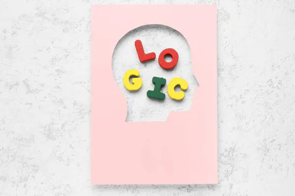 Λέξη Logic Ορατή Μέσα Από Κομμένο Ροζ Χαρτί Φόντο Grunge — Φωτογραφία Αρχείου
