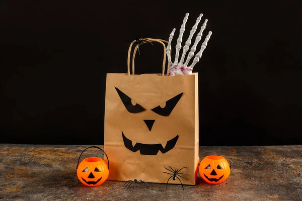 Τσάντα Αγορών Διακόσμηση Για Halloween Στο Τραπέζι — Φωτογραφία Αρχείου