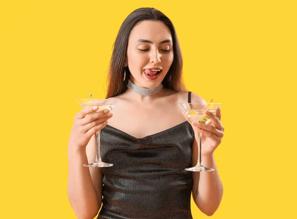 Beautiful Woman Martini Yellow Background — Stock Photo, Image
