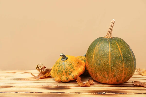 Autumn Composition Pumpkins Leaves Wooden Table — Stock Photo, Image