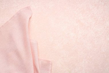 Renkli arkaplanda pamuk peçete