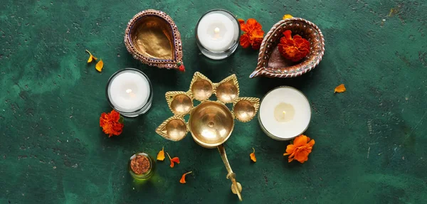 Leuchtende Kerzen Mit Öllampen Zum Indischen Feiertag Diwali Lichterfest Auf — Stockfoto