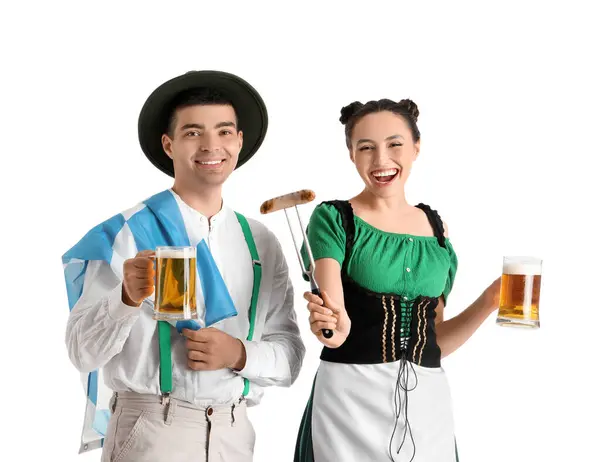 Pareja Joven Ropa Tradicional Alemana Con Cerveza Salchichas Sobre Fondo —  Fotos de Stock