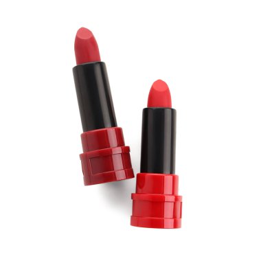 Beyaz arkaplanda farklı kırmızı rujlar