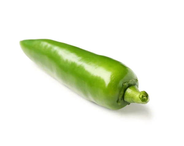 Grön Chili Peppar Vit Bakgrund — Stockfoto