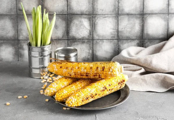 Plate Tasty Grilled Corn Cobs Seeds Grey Table — Stock Photo, Image