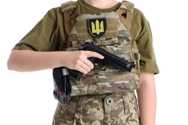 白で孤立した銃を持つ若い女性兵士 — ストック写真