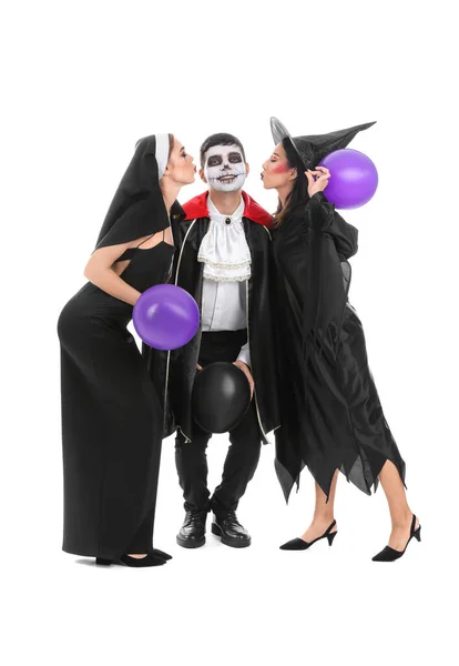 Fiatal Barátok Jelmezek Halloween Party Léggömbök Fehér Háttér — Stock Fotó