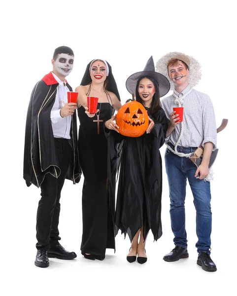Groep Vrienden Kostuums Voor Halloween Feest Met Drankjes Witte Achtergrond — Stockfoto