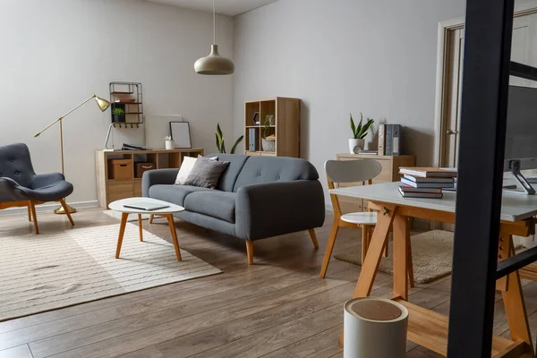 Interiör Modernt Vardagsrum Med Soffa Och Arbetsplats — Stockfoto