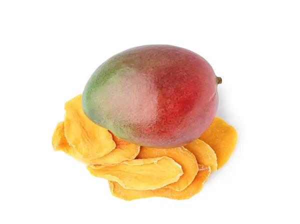 Kawałki Smacznego Suszonego Mango Dojrzałych Owoców Białym Tle — Zdjęcie stockowe
