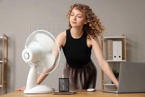 Beautiful Happy Young Woman Electric Fan Workplace — Stock Photo, Image