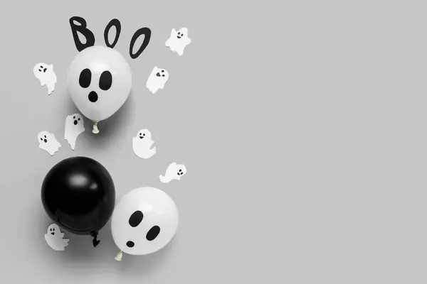 Word Boo Különböző Vicces Halloween Léggömbök Papír Szellemek Szürke Háttér — Stock Fotó