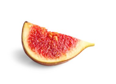 Beyaz arka planda izole edilmiş olgun taze incir dilimi