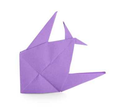 Beyaz arkaplanda mor origami balığı