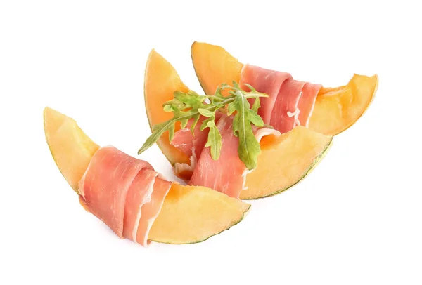 Pezzi Delizioso Melone Con Prosciutto Rucola Sfondo Bianco — Foto Stock