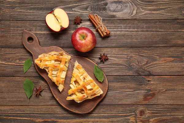 Board Pieces Delicious Apple Pie Wooden Background — Stock Photo, Image