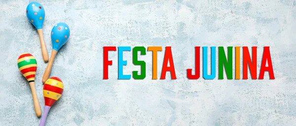 Maracas Και Κείμενο Festa Junina Φεστιβάλ Ιουνίου Γαλάζιο Φόντο — Φωτογραφία Αρχείου