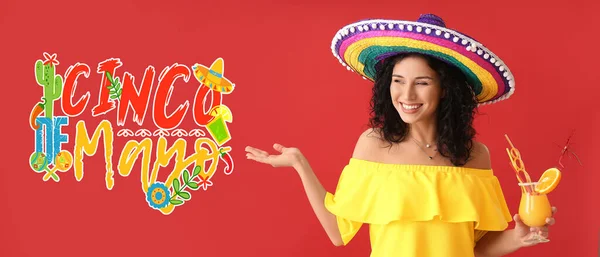 Belle Mexicaine Avec Cocktail Texte Cinco Mayo Mai Sur Fond — Photo