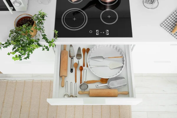 Комплект Посуды Пекарни Ящике Кухне — стоковое фото
