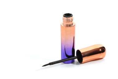 Beyaz arkaplanda modern göz kalemi