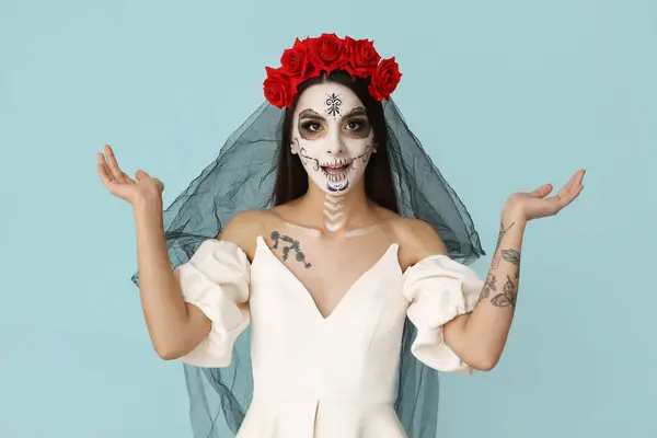 Mooie Geschokte Jonge Vrouw Verkleed Als Dode Bruid Voor Halloween — Stockfoto