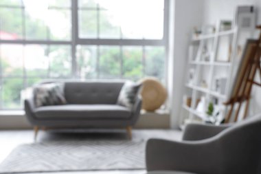 Oturma odası, kanepe ve raf ünitesi...